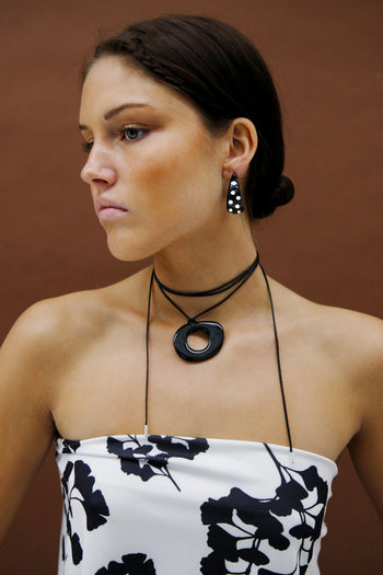 Mari Carmen Black Earrings